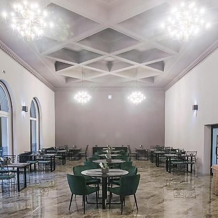 Corvin House Hotell Hunedoara Exteriör bild
