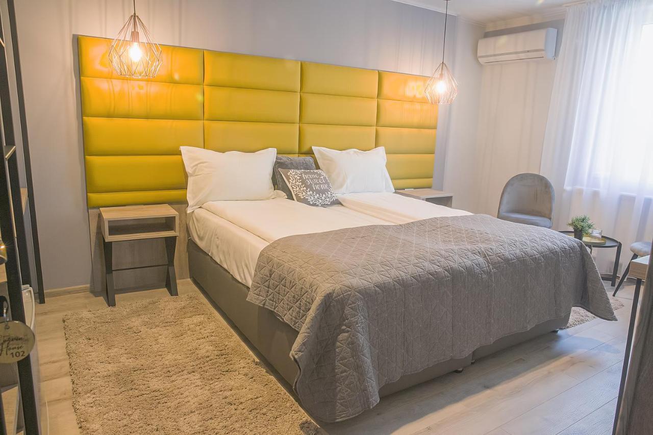Corvin House Hotell Hunedoara Exteriör bild