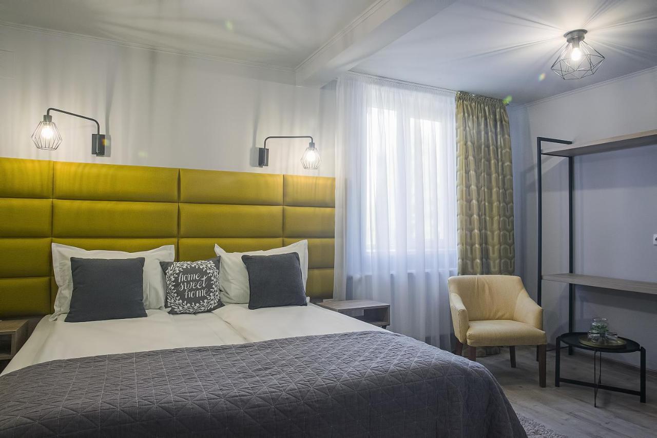 Corvin House Hotell Hunedoara Exteriör bild