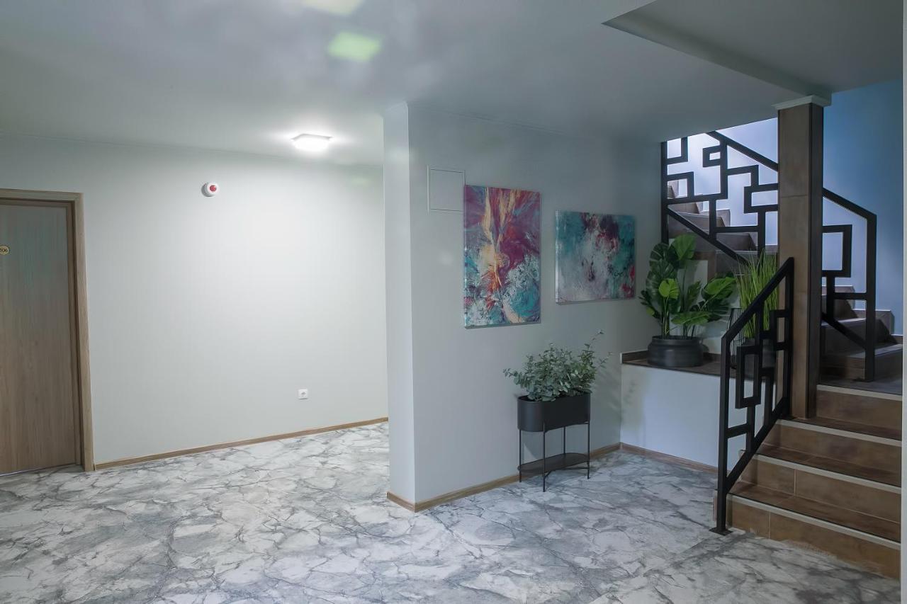 Corvin House Hotell Hunedoara Exteriör bild