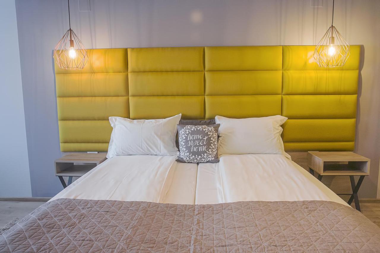 Corvin House Hotell Hunedoara Exteriör bild