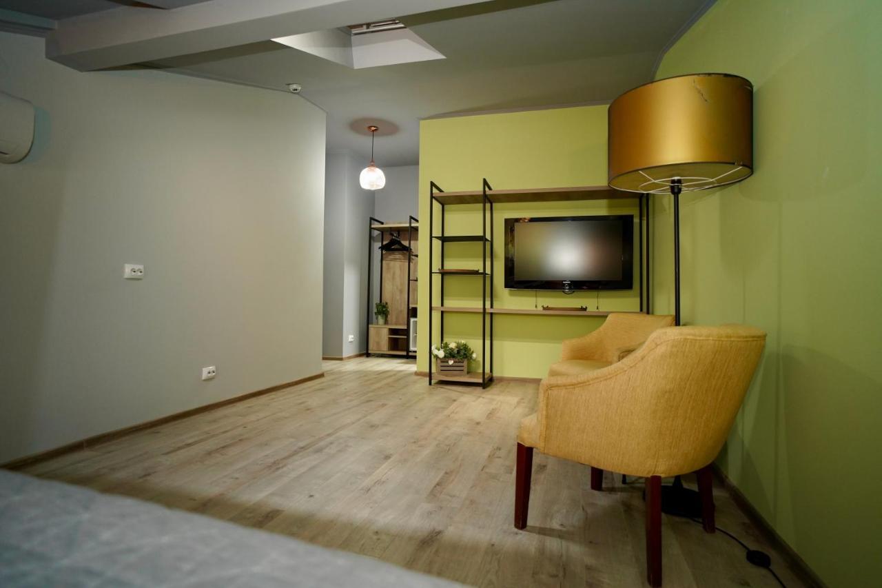 Corvin House Hotell Hunedoara Exteriör bild